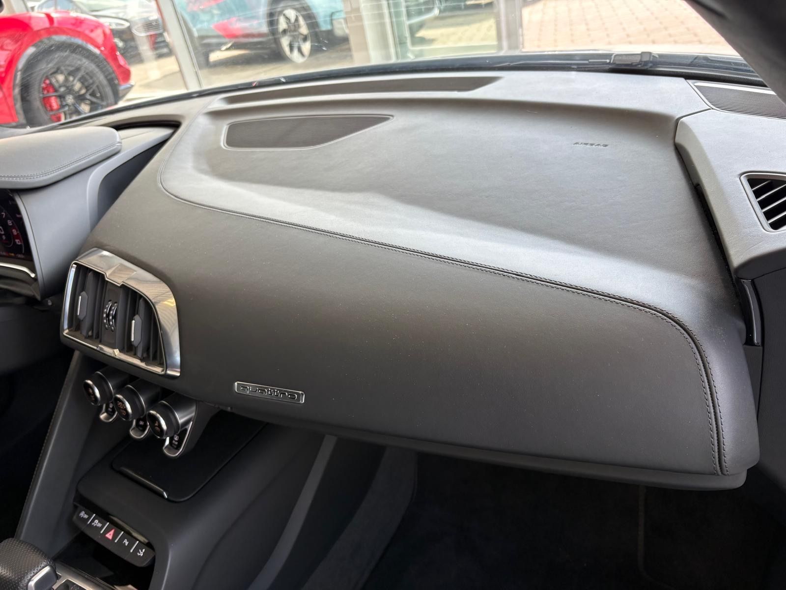 Fahrzeugabbildung Audi R8 Coupe 5.2 FSI quattro/erst 19800 km