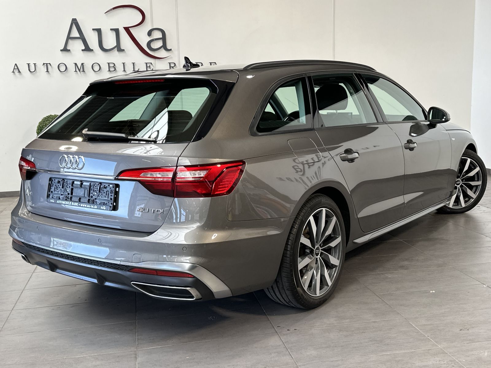 Fahrzeugabbildung Audi A4 Avant 40 TDI S-Line NAV+LED+CARPLAY+PP+18ZOLL