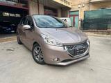 Peugeot 208 1.4 e-HDi 68 CV S&S robotizzato 5 po - Peugeot 208 mit Halbautomatikschaltung