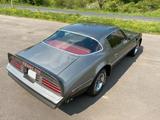 Pontiac Firebird Trans Am - Pontiac mit Benzin-Antrieb