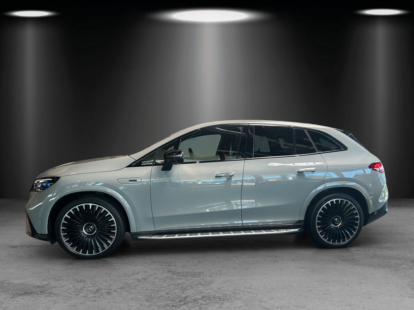 Fahrzeugabbildung Mercedes-Benz EQE43 SUV Premium+ AIRMATIC Carbon HAL Hyper AHK
