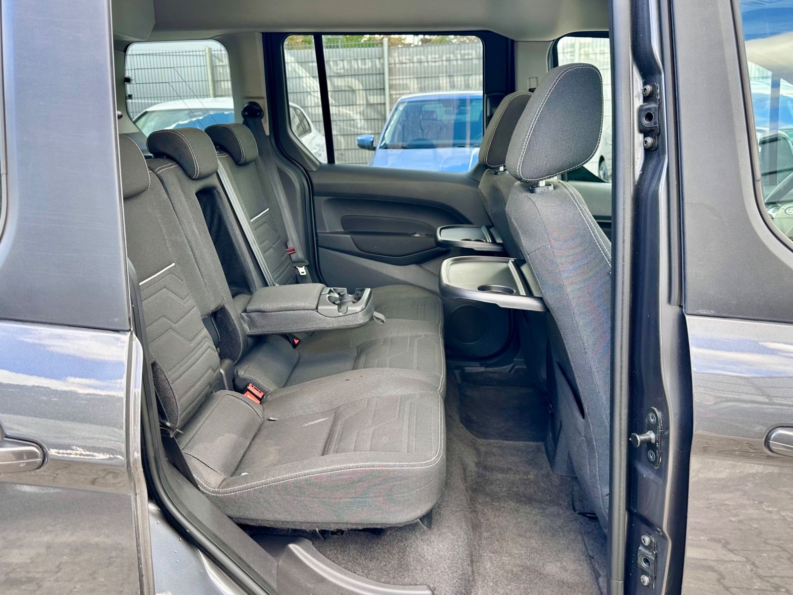Fahrzeugabbildung Ford TOURNEO CONNECT TITANIUM*MOD.2016*