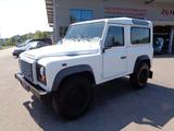Land Rover Defender 90  Station Wagon - Land Rover Defender: Allradantrieb