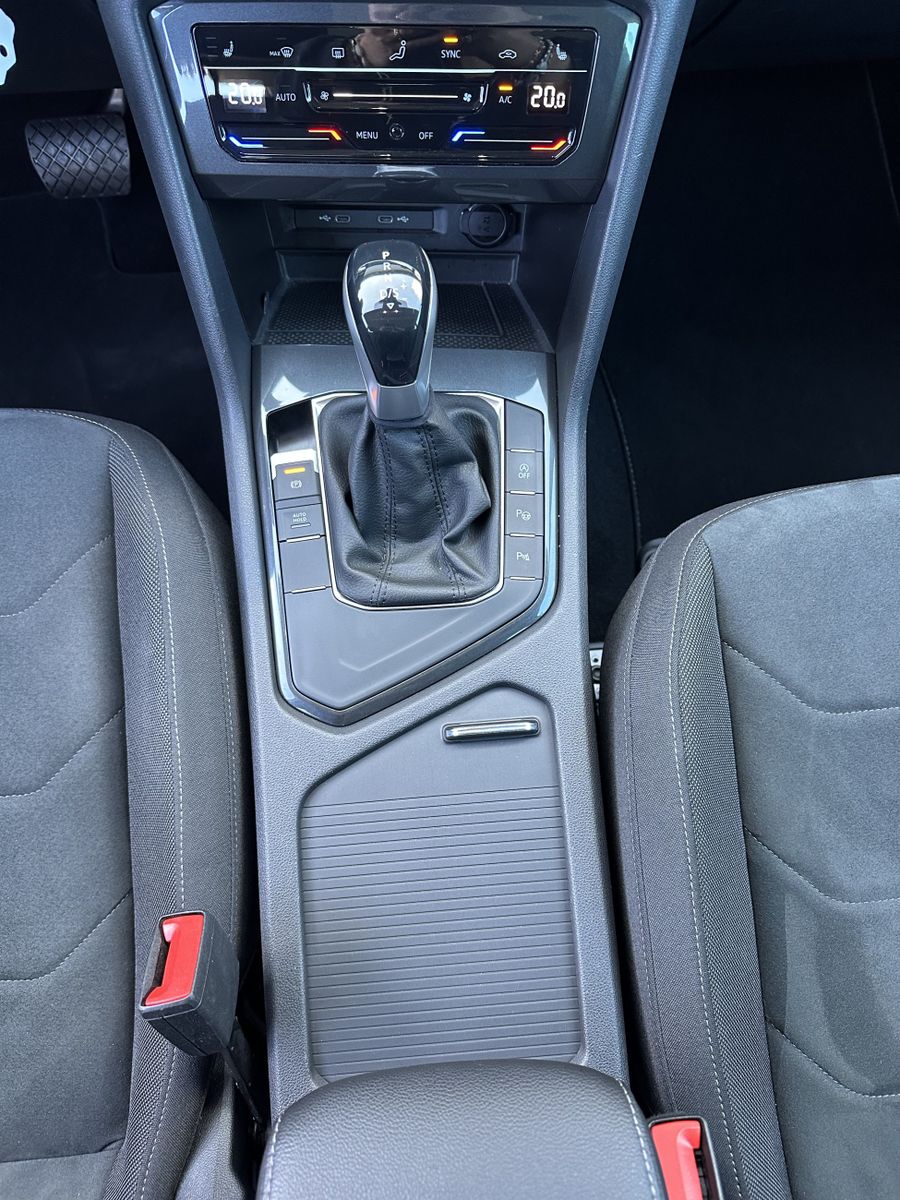Fahrzeugabbildung Volkswagen Tiguan 2.0 TDI DSG Elegance NAV+LED+ACC+AHK+SHZ