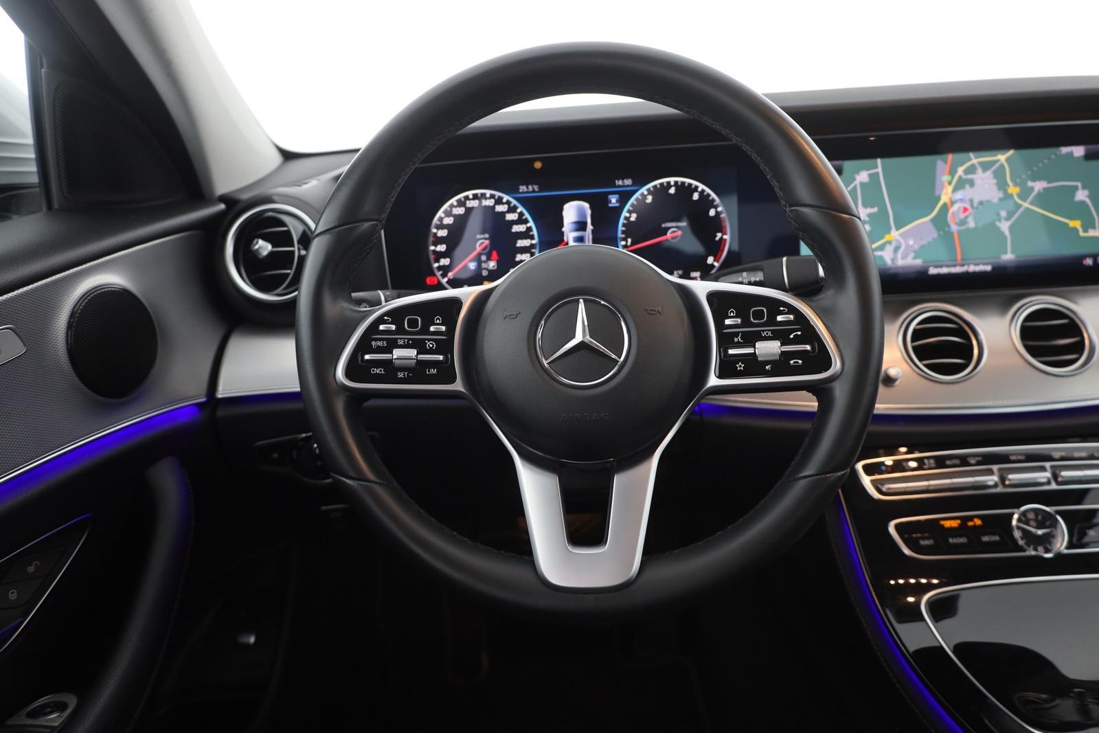Mercedes-Benz E200 Avantgarde LED Kamera Navi Sitzheizung