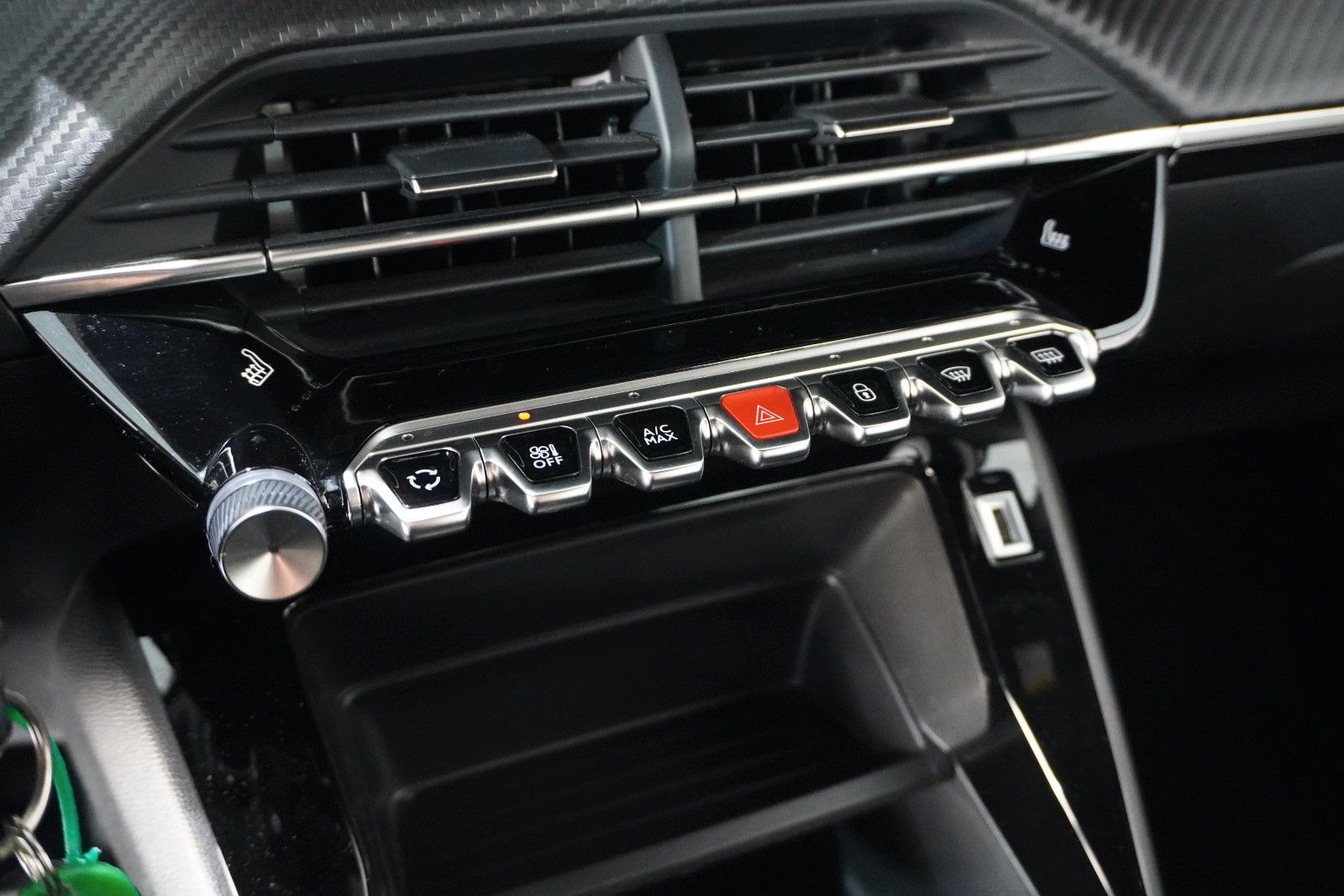 Fahrzeugabbildung Peugeot 2008 1.2T ACTIVE PACK NAVI/LED/KAMERA/SPORT/SH