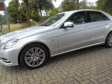 Mercedes-Benz E 300 E -Klasse Lim. E 300 CDI BlueEfficiency - mit Diesel-Antrieb: Silber, Limousine