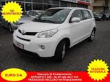 Toyota TOYOTA Urban Cruiser 1.4 D-4D AWD Sol -OK NEOPAT - weiße Toyota Urban Cruiser