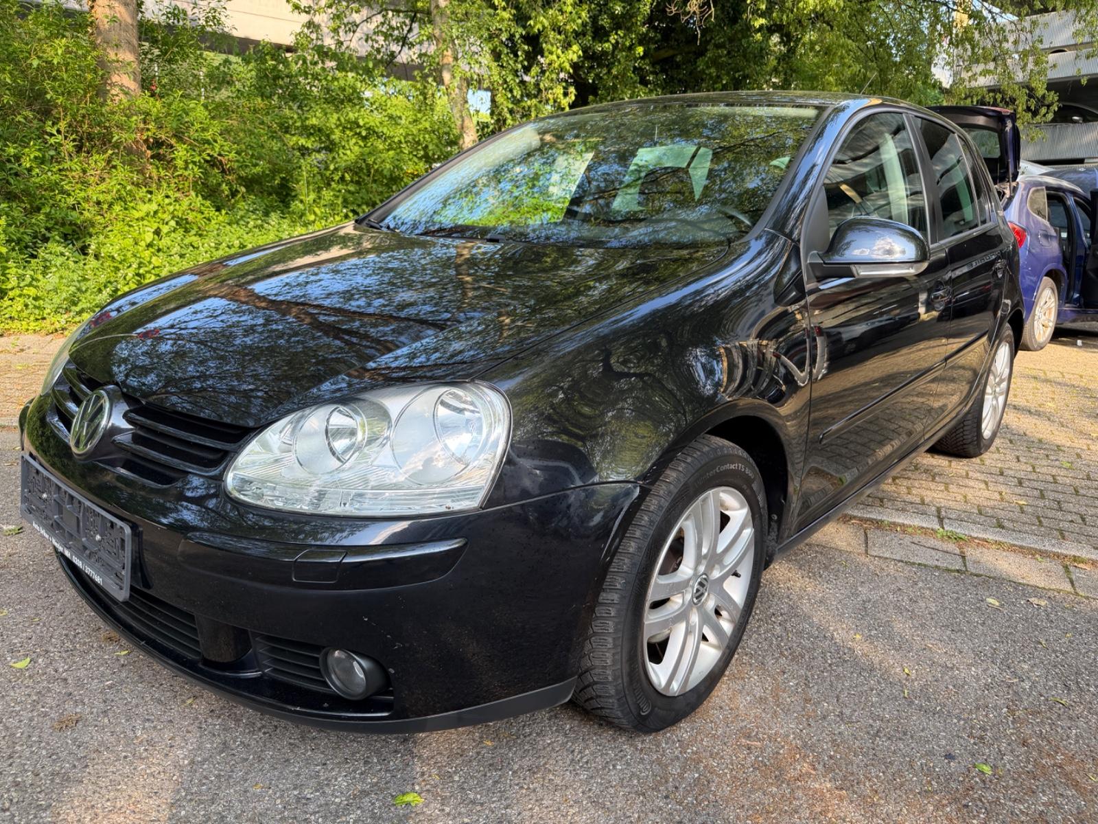 Volkswagen Golf 1.6 FSI Tour Automatik*PDC*