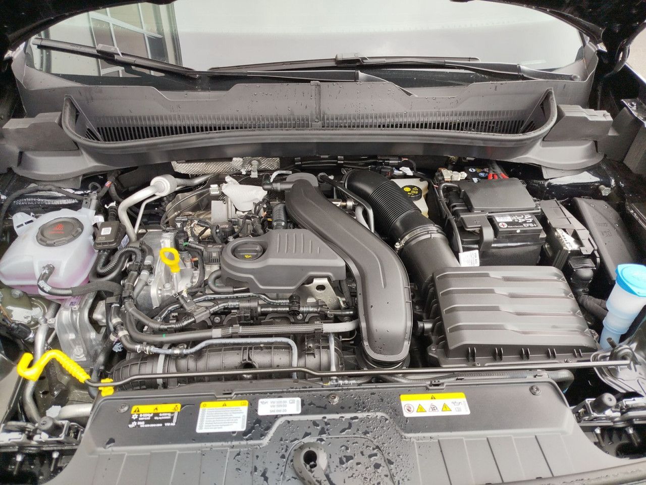 Fahrzeugabbildung Volkswagen T-Cross R-Line 1.5 l TSI ACT 110 kW (150 PS)