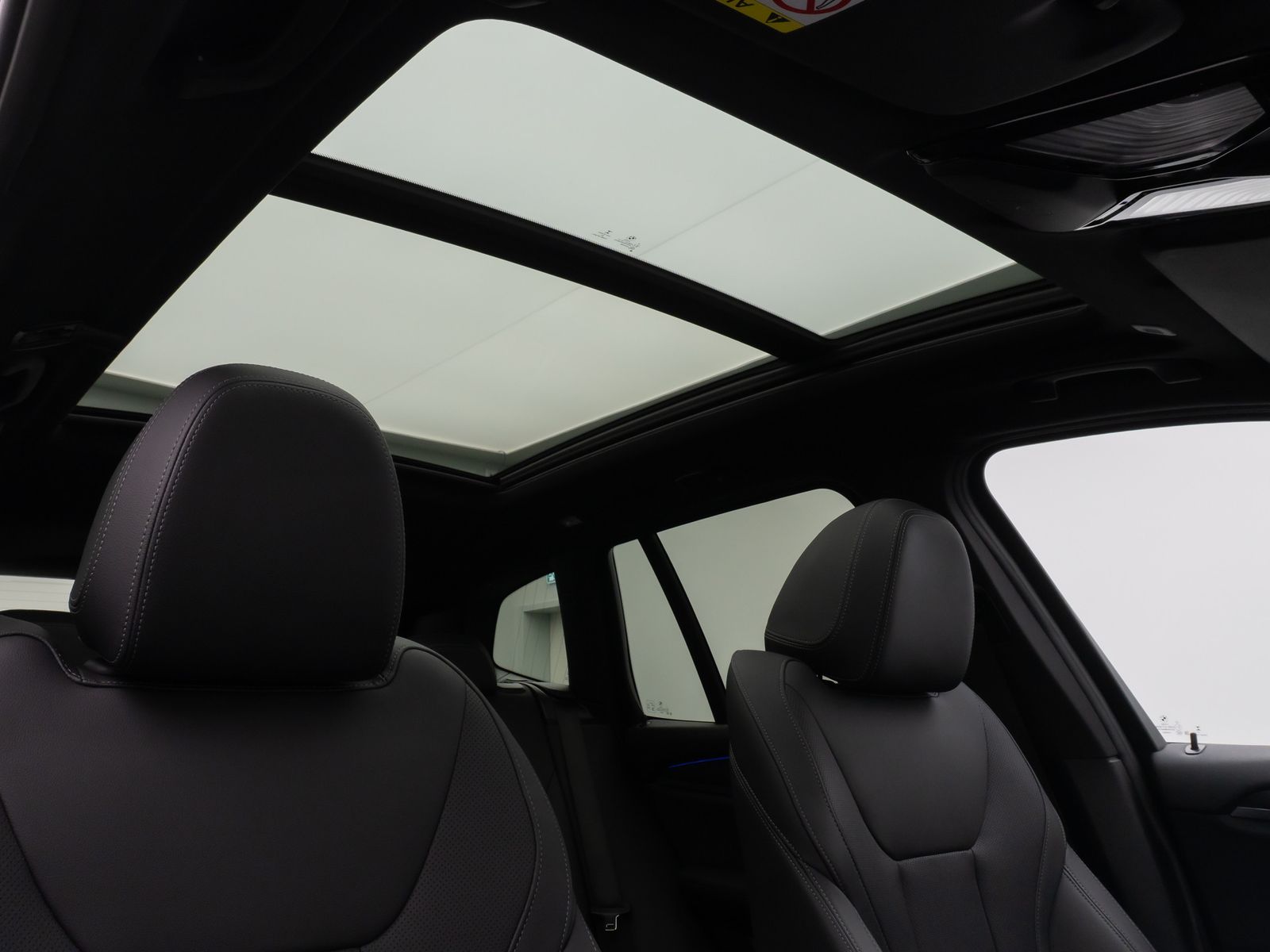 Fahrzeugabbildung BMW X3 xD20d M Sport Panorama Kamera Laser HUD HiFi