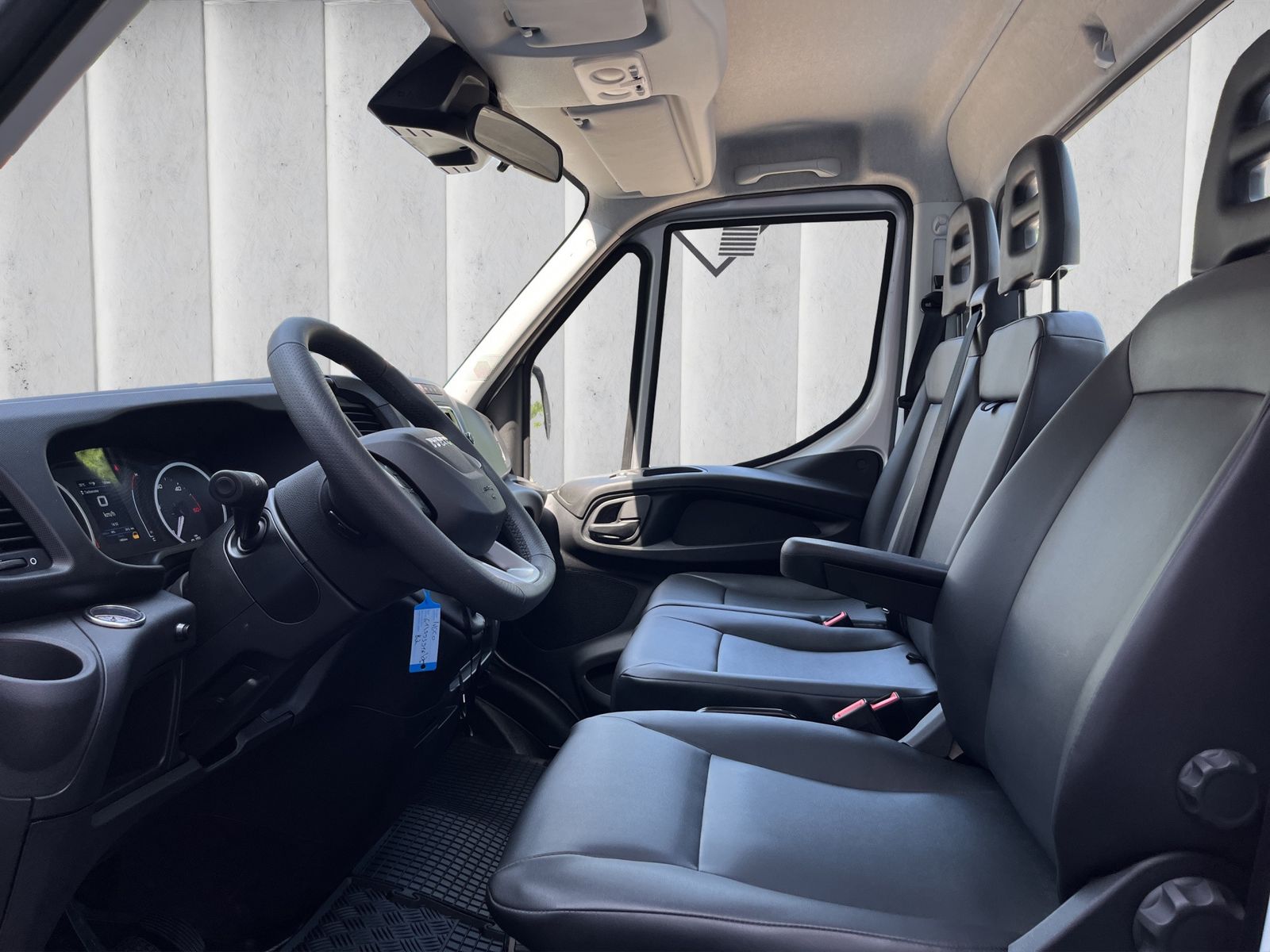 Fahrzeugabbildung Iveco Daily 35C21 210PS*Automatik*AHK*3500KG*Navi*Temp