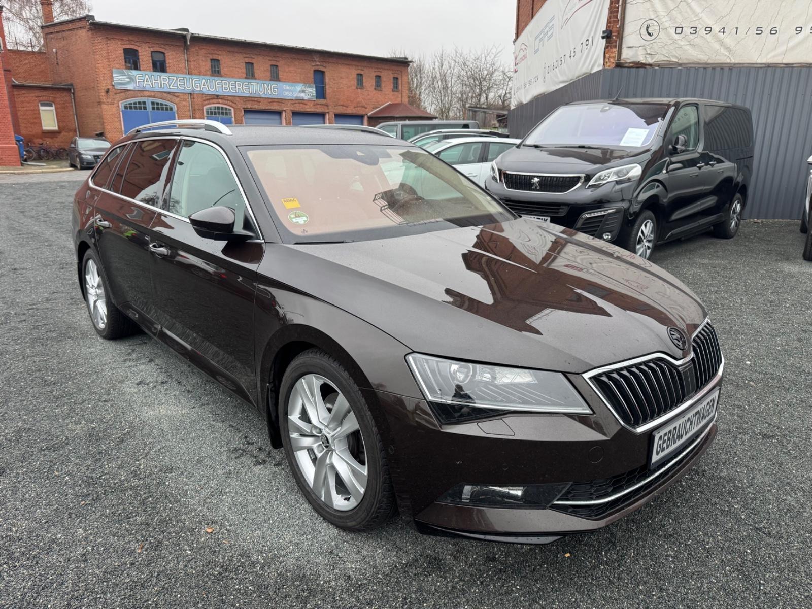 Skoda Superb Combi L&K Kamera-Navi-Bi-Xenon-Canton-PDC