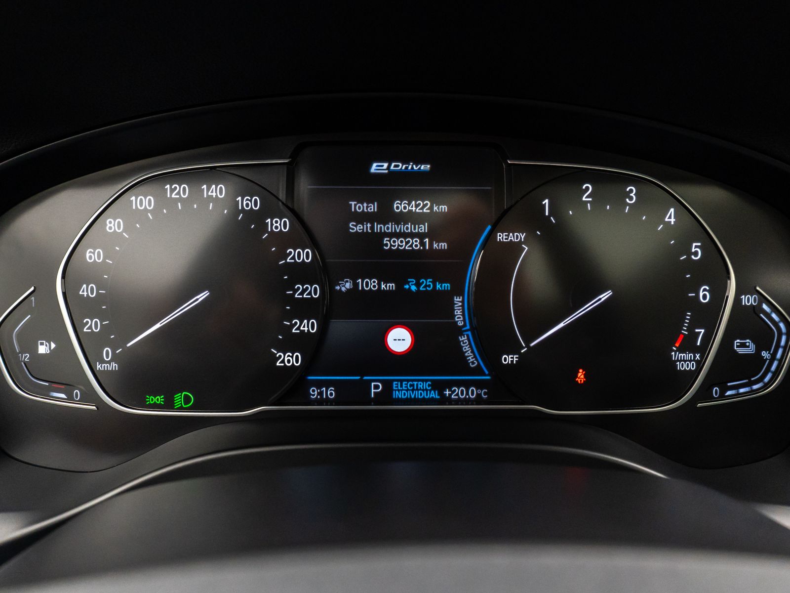 Fahrzeugabbildung BMW X3 xD30e Panorama 360° HUD DAB AHK Alarm Sport