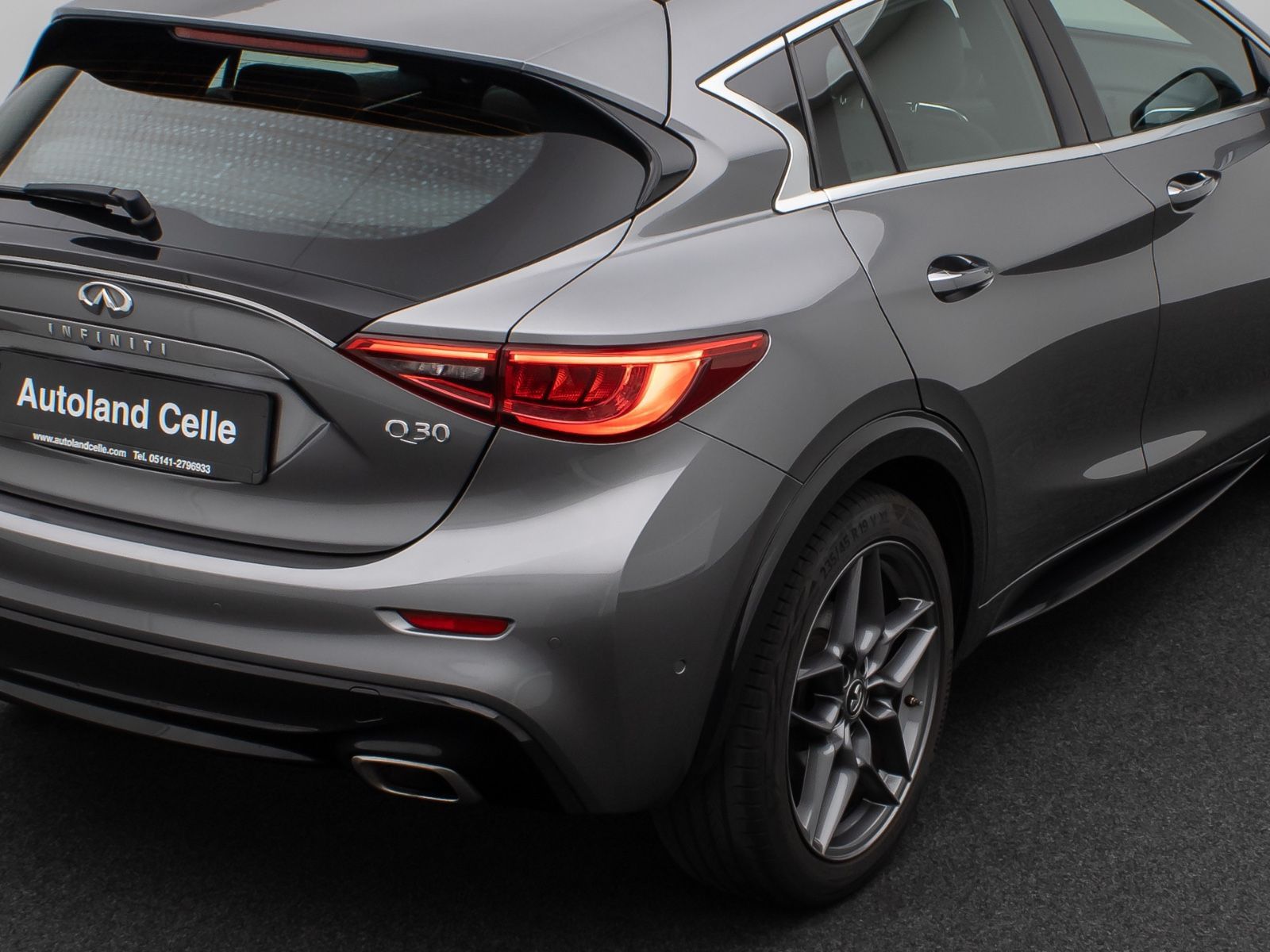 Fahrzeugabbildung Infiniti Q30 2.2 d Premium 360°Panorama Navi Sitzhzg LED