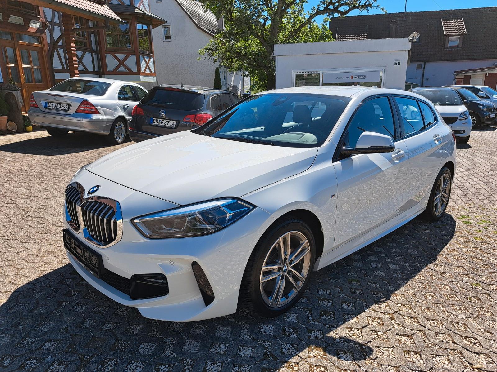BMW 120i Lim. M Sport/Shadow-L*PDC*SPUR*LED*CARPLAY*