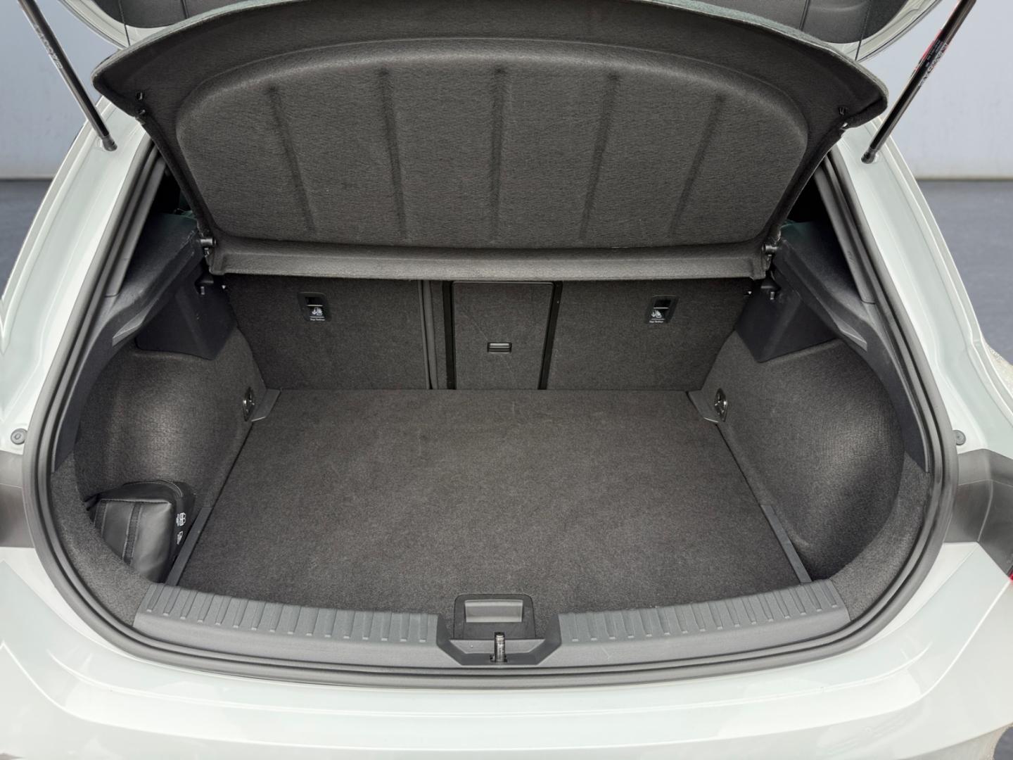 Cupra Leon 1.5 eTSI DSG *Matrix*ACC*Kessy*CAM*SHZ*Navi