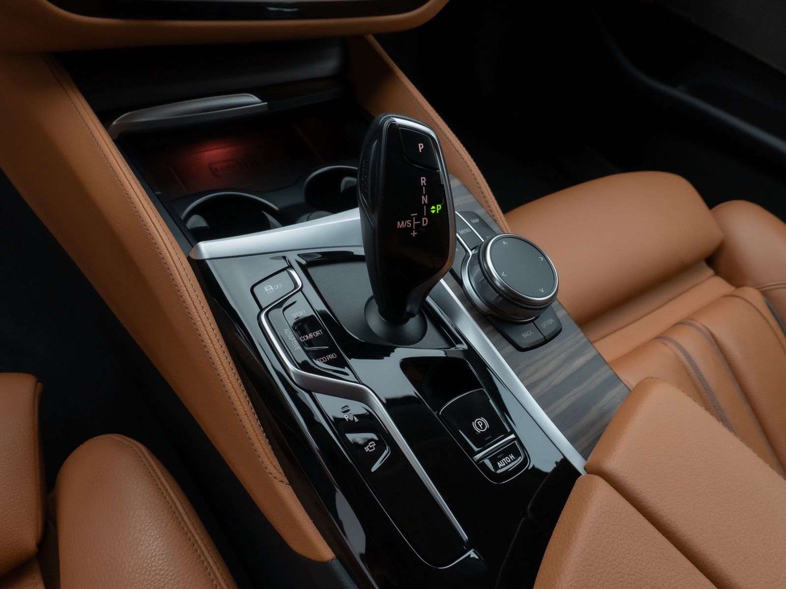 Fahrzeugabbildung BMW 540d xD LuxuryLine 360°Laser HUD DAB H/K Komfort