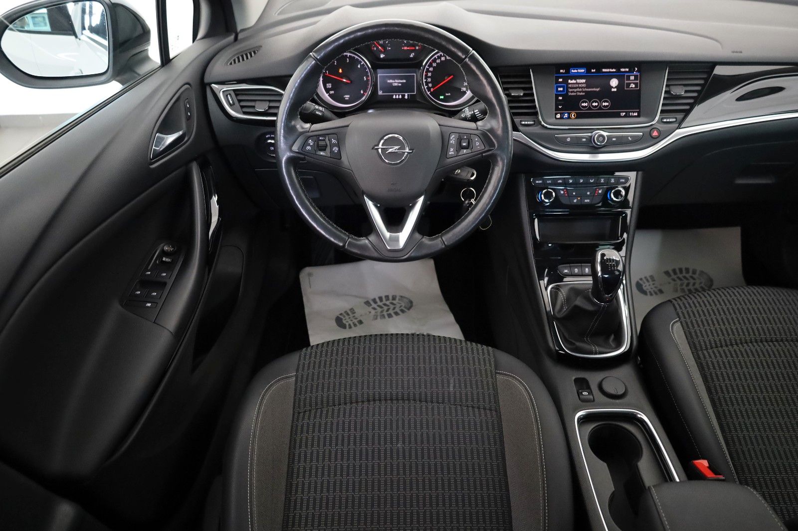 Fahrzeugabbildung Opel Astra K Lim. 5-trg. Design & Tech LED,SH,PDC,App