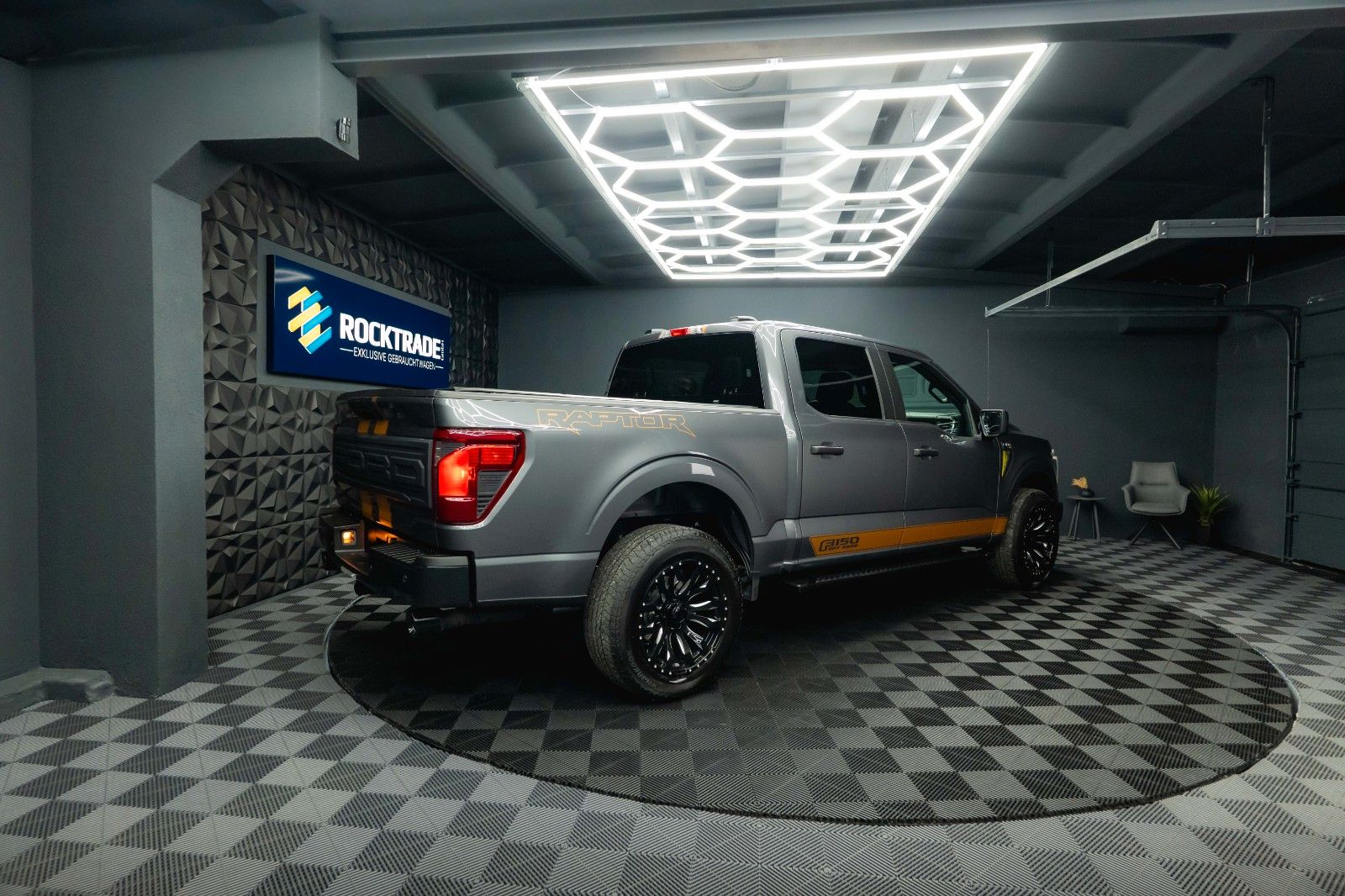 Fahrzeugabbildung Ford F150 5.0L V8 4x4 Offroad SuperCrew RAPTOR 19%