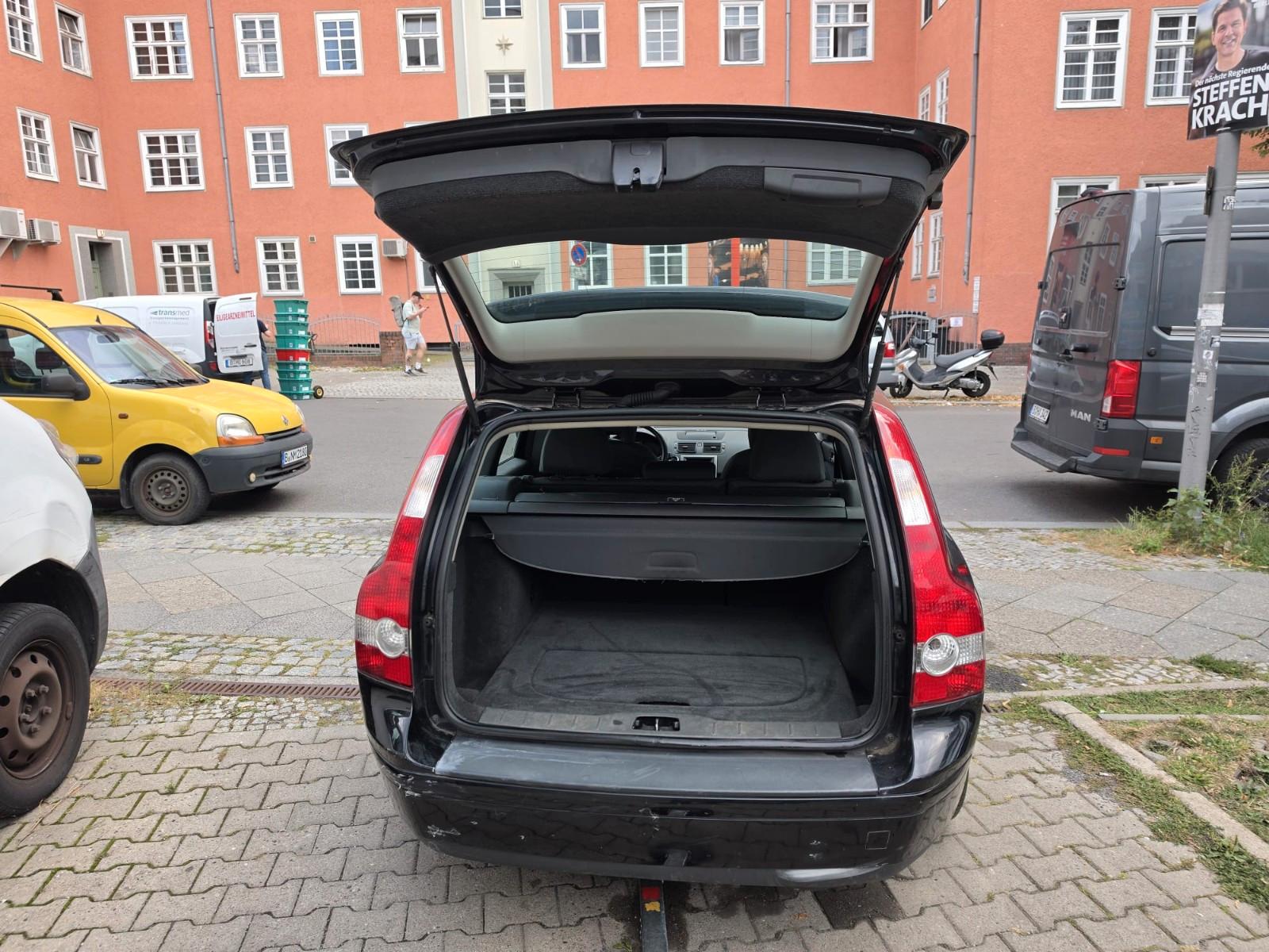 Volvo V50 2006 — rear view