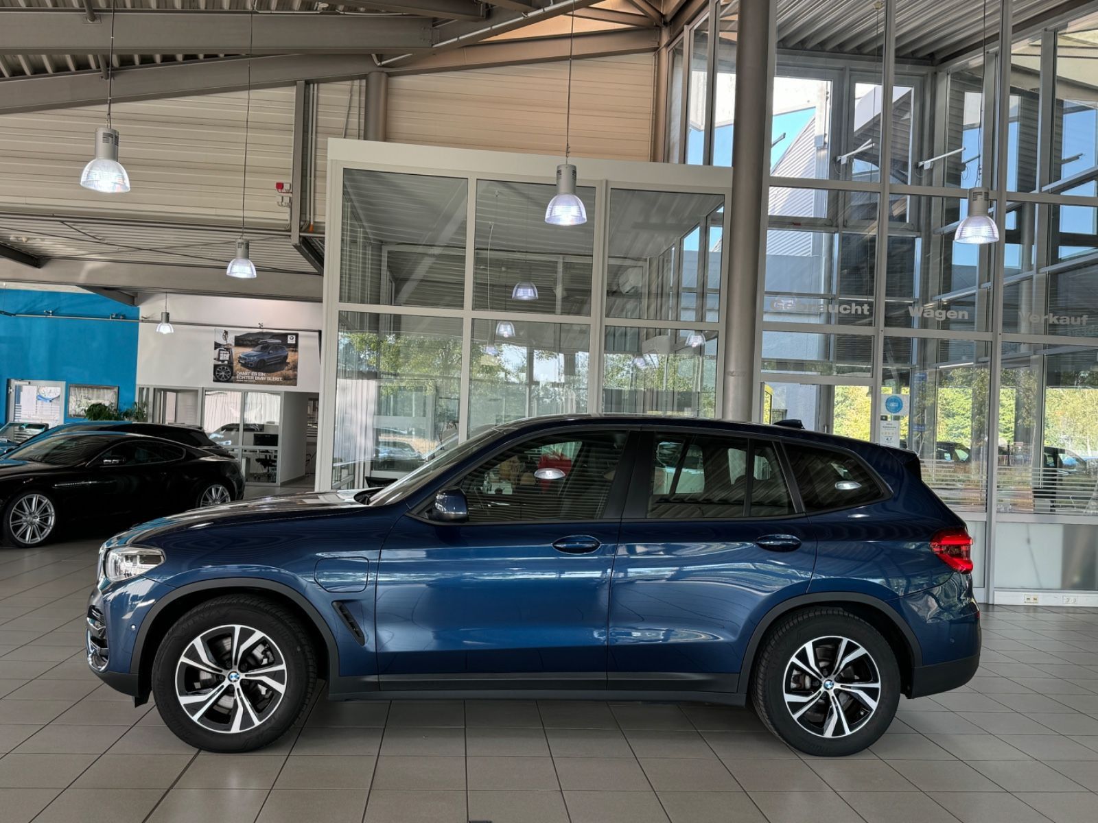 Fahrzeugabbildung BMW X3 xD30e Kamera DAB LED AHK Alarm HiFi 18Zoll