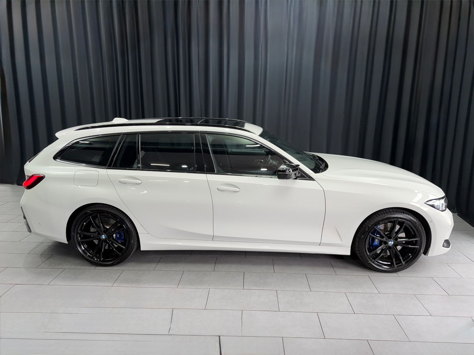 Fahrzeugabbildung BMW M340i xDrive Touring LCI |H/K|360°|PANO|HuD