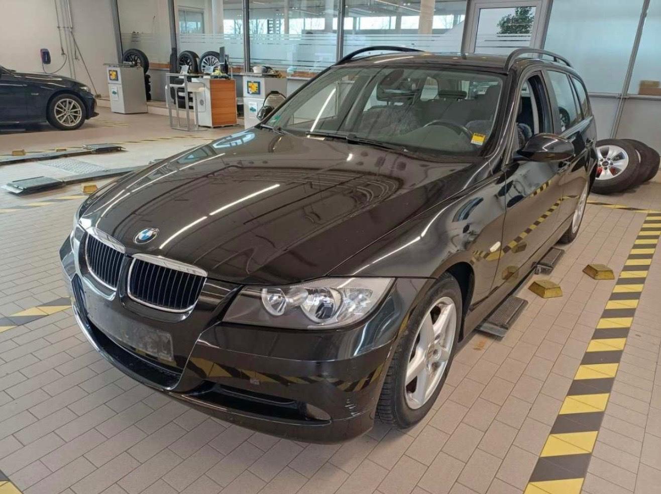 BMW 318 i/Aut./Tou.//Klimaaut./2.Hand/ALU