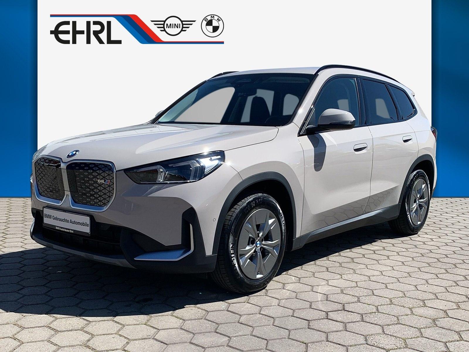BMW iX1 eDrive20 Premium Paket Driving Assistant Car