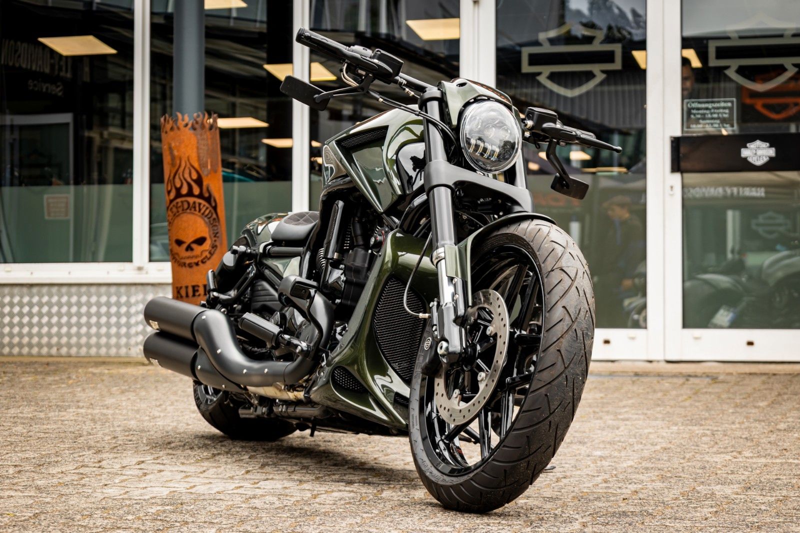 Fahrzeugabbildung Harley-Davidson VRSCDX Night Rod Special - BBC - 280er - Bad Boy