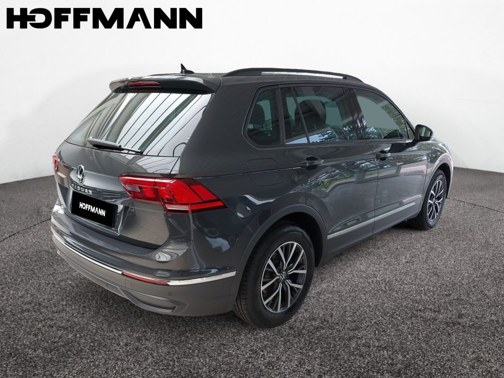 Fahrzeugabbildung Volkswagen Tiguan 1.5 TSI DSG Life AHZV Navi WR