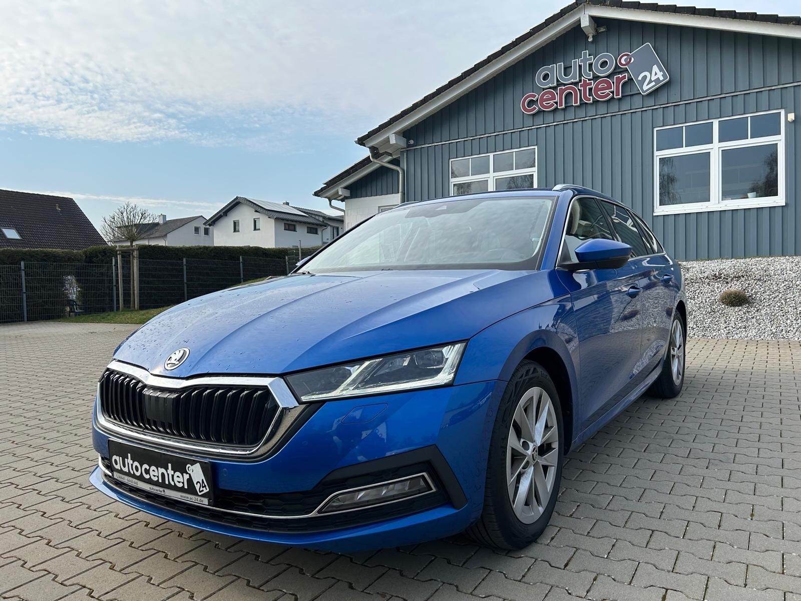 Fahrzeugabbildung SKODA Octavia Style°AHK°DSG°Memory°Kamera°LED°HeadUp