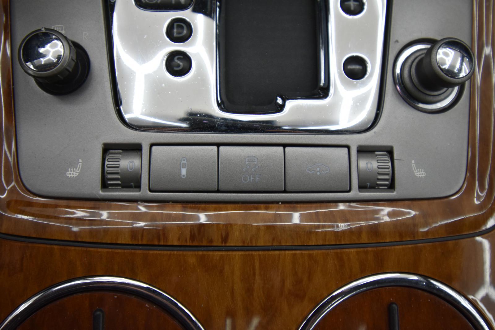 Volkswagen Phaeton V6 5.Sitzer 4Motion NAVI SHZ 4Zonenklima