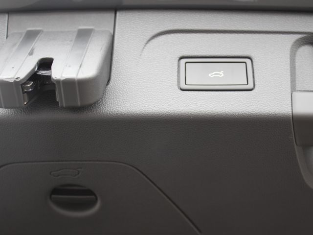 Touran 1.5 TSI DSG*Navi*el.Heckkl.*5J.Garantie