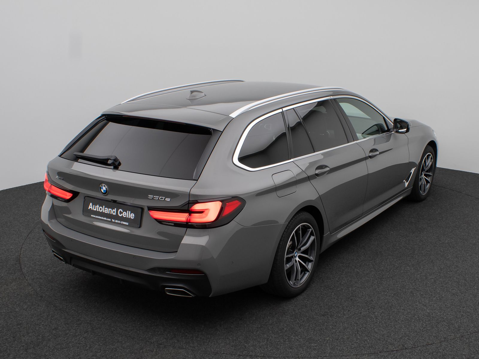 Fahrzeugabbildung BMW 530e xD M Sport HUD DAB Laser HiFi AHK Komfort