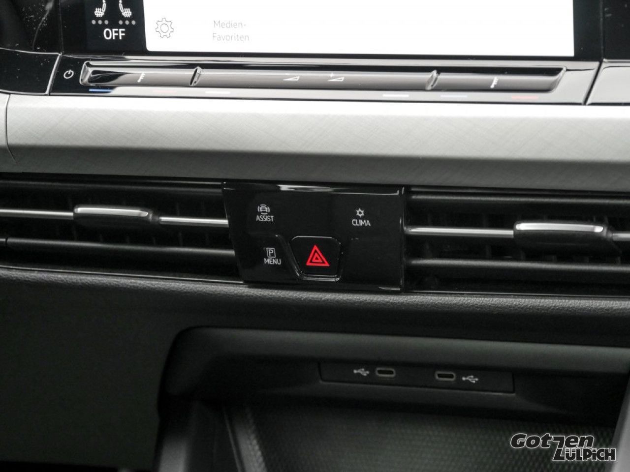 Fahrzeugabbildung Volkswagen Golf VIII Variant Life 1.5 TSI Navi Winterpaket