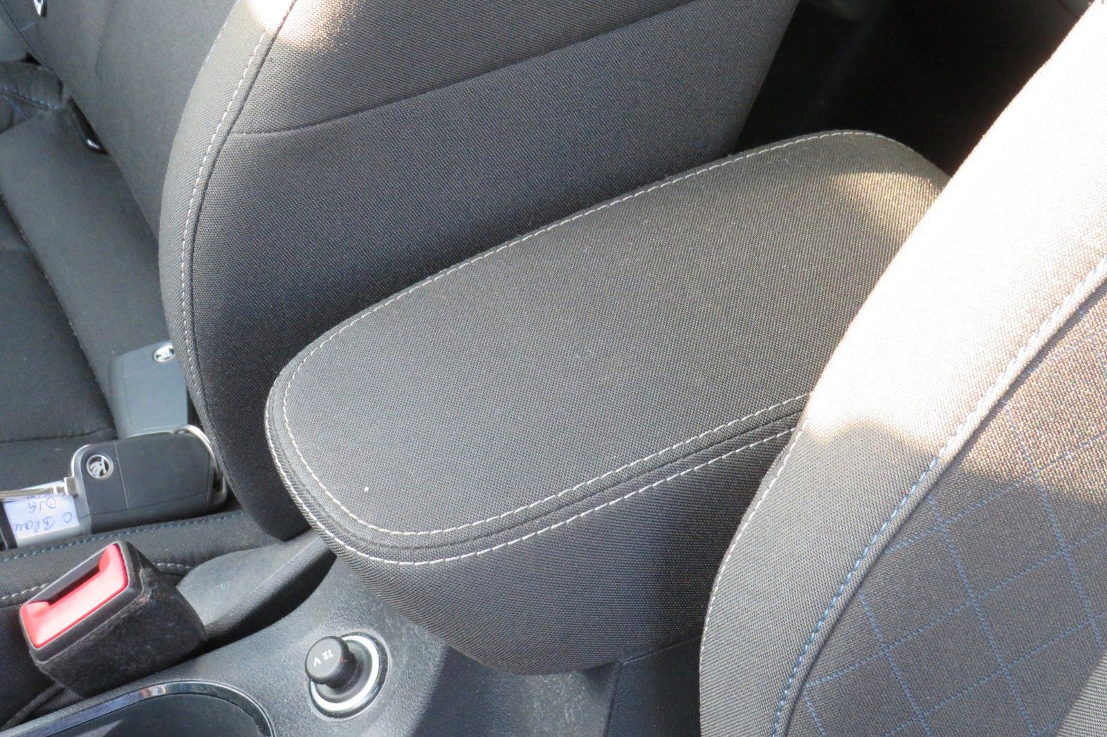 Fahrzeugabbildung SKODA Kamiq Ambition DSG LED AHK GRA PDC SITZH.