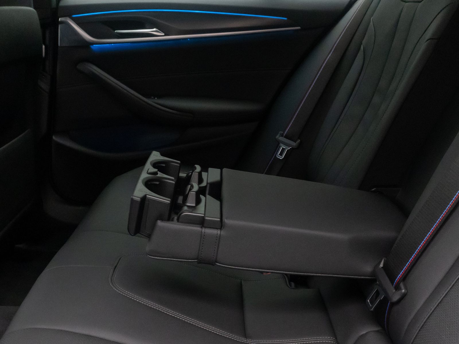 Fahrzeugabbildung BMW 530e xD M Sport HUD DAB Laser Kamera 4xKlima 19"