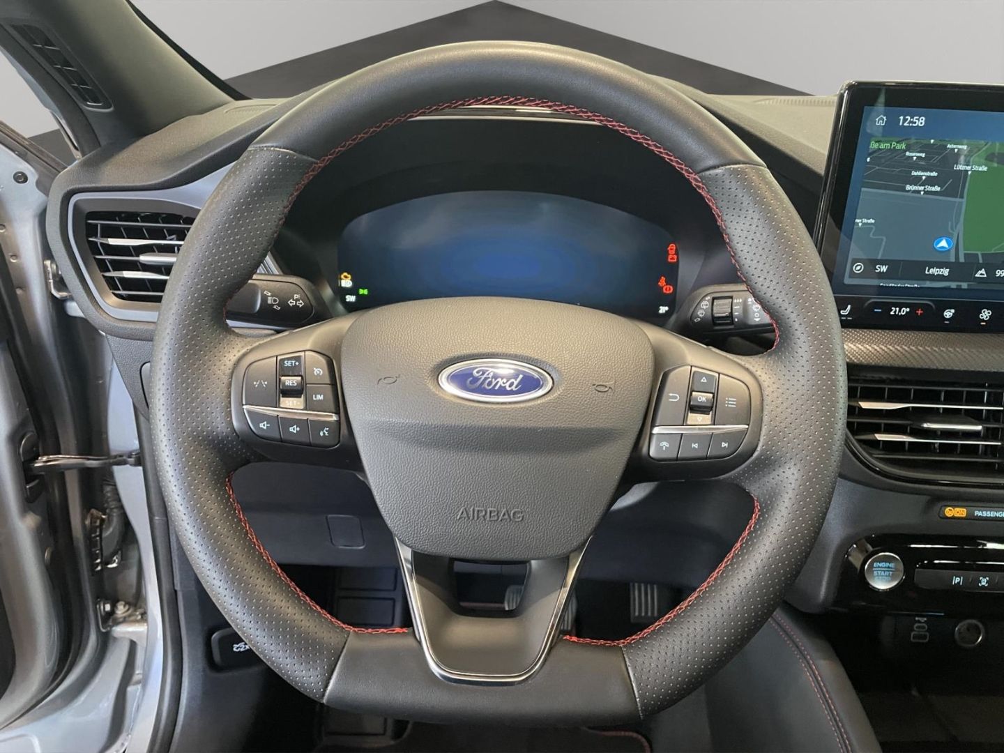 Fahrzeugabbildung Ford Kuga Hybrid ST-Line WINTERPAKET Navi LED Tempoma