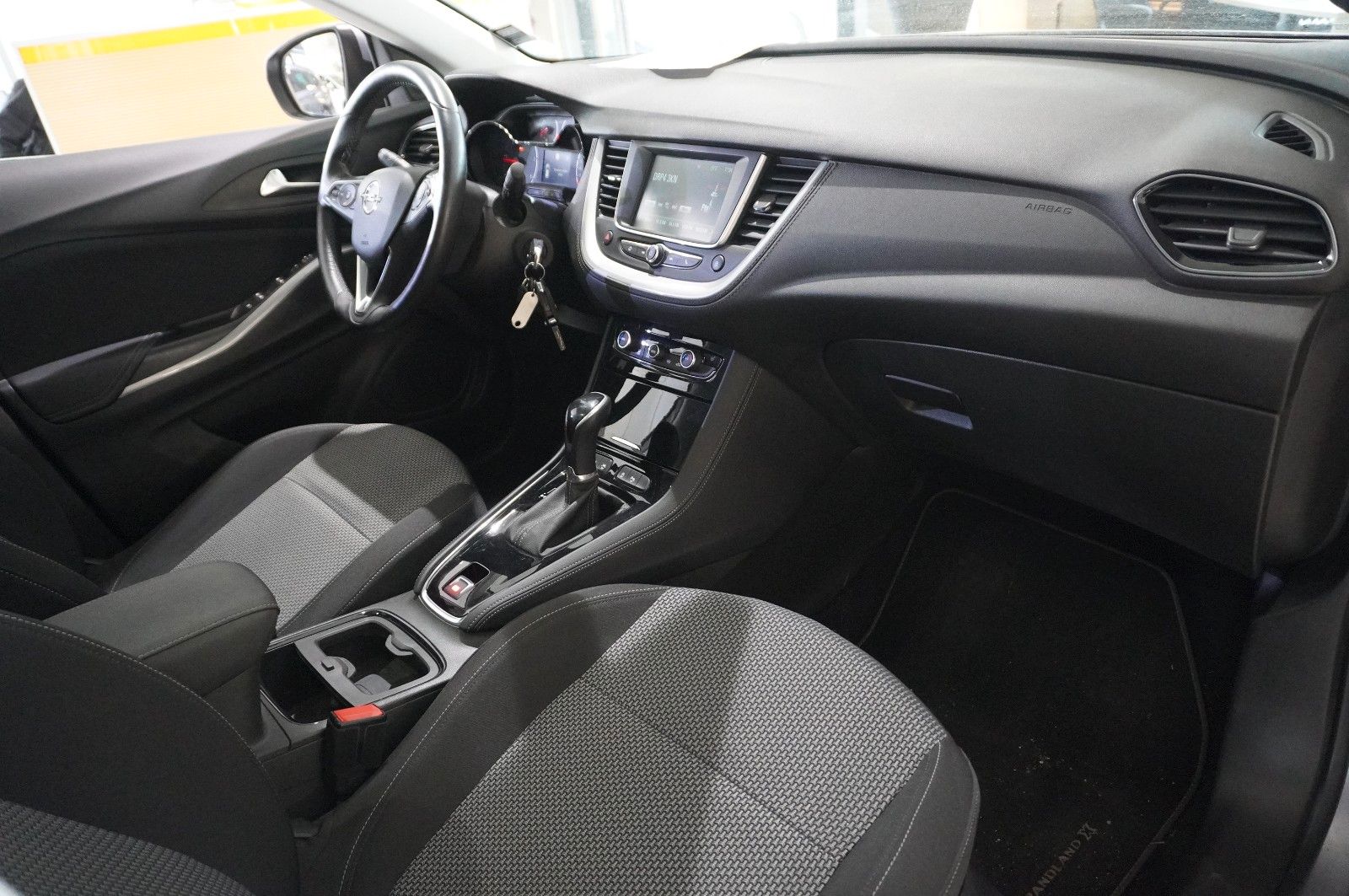 Fahrzeugabbildung Opel Grandland (X) 1.5D  EDIT. NAVI/LED/KAMERA/SH/AHK