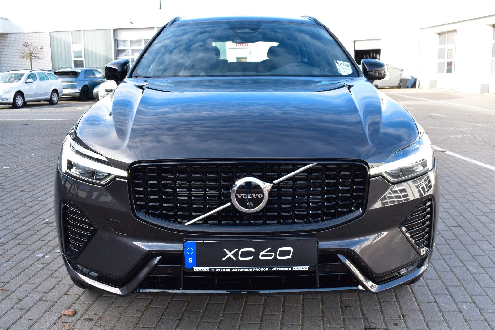 Fahrzeugabbildung Volvo XC60 B4 D Autom. Plus Dark*FSHZG*360°*ACC