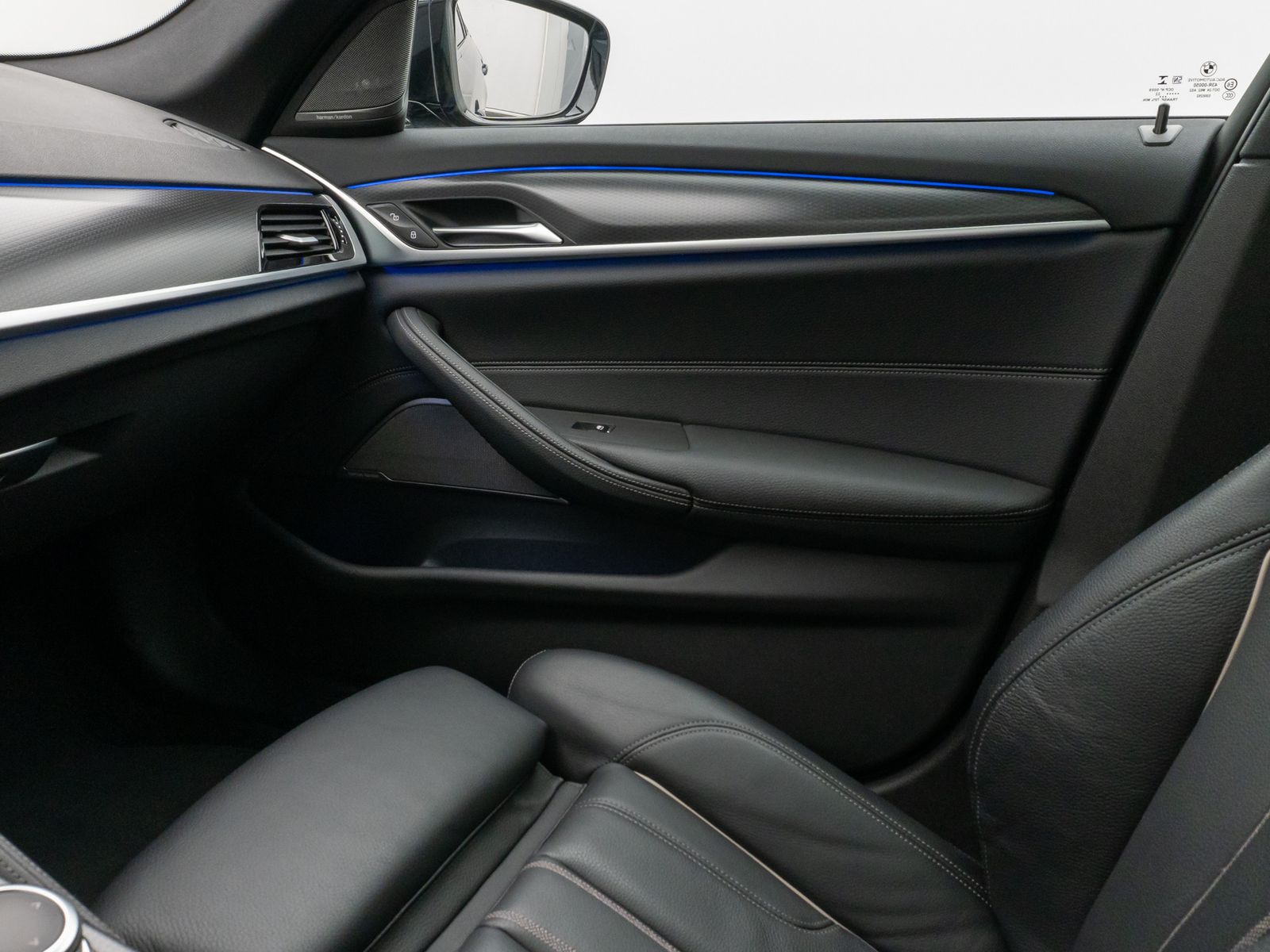 Fahrzeugabbildung BMW 530d xD M Sport Panoram Kamera Laser HUD DAB H/K