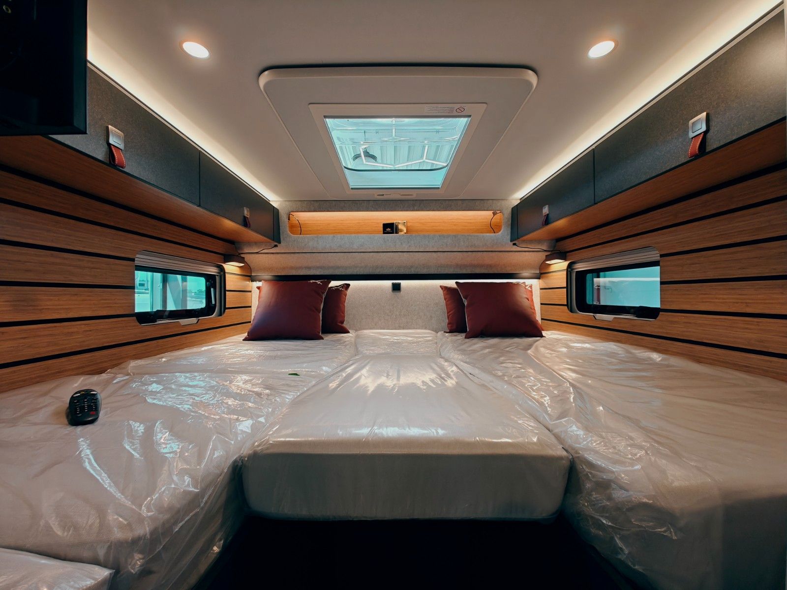 Fahrzeugabbildung HYMER / ERIBA / HYMERCAR ML - T 580 4x4² RSX PRO - PTS ACHATGRAU by palmo