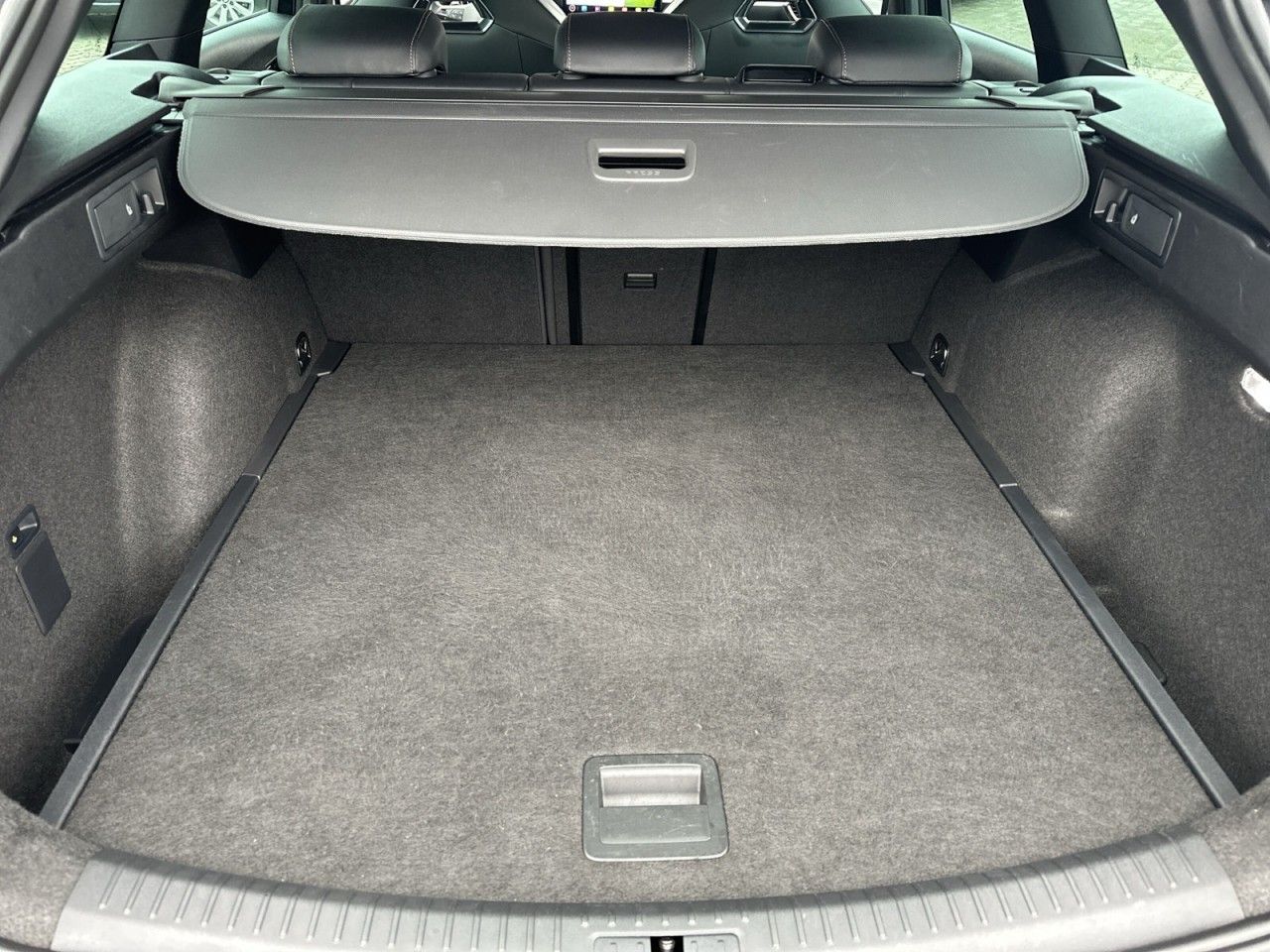 Fahrzeugabbildung CUPRA Leon Sportstourer 2.0 TSI 245 PS DSG