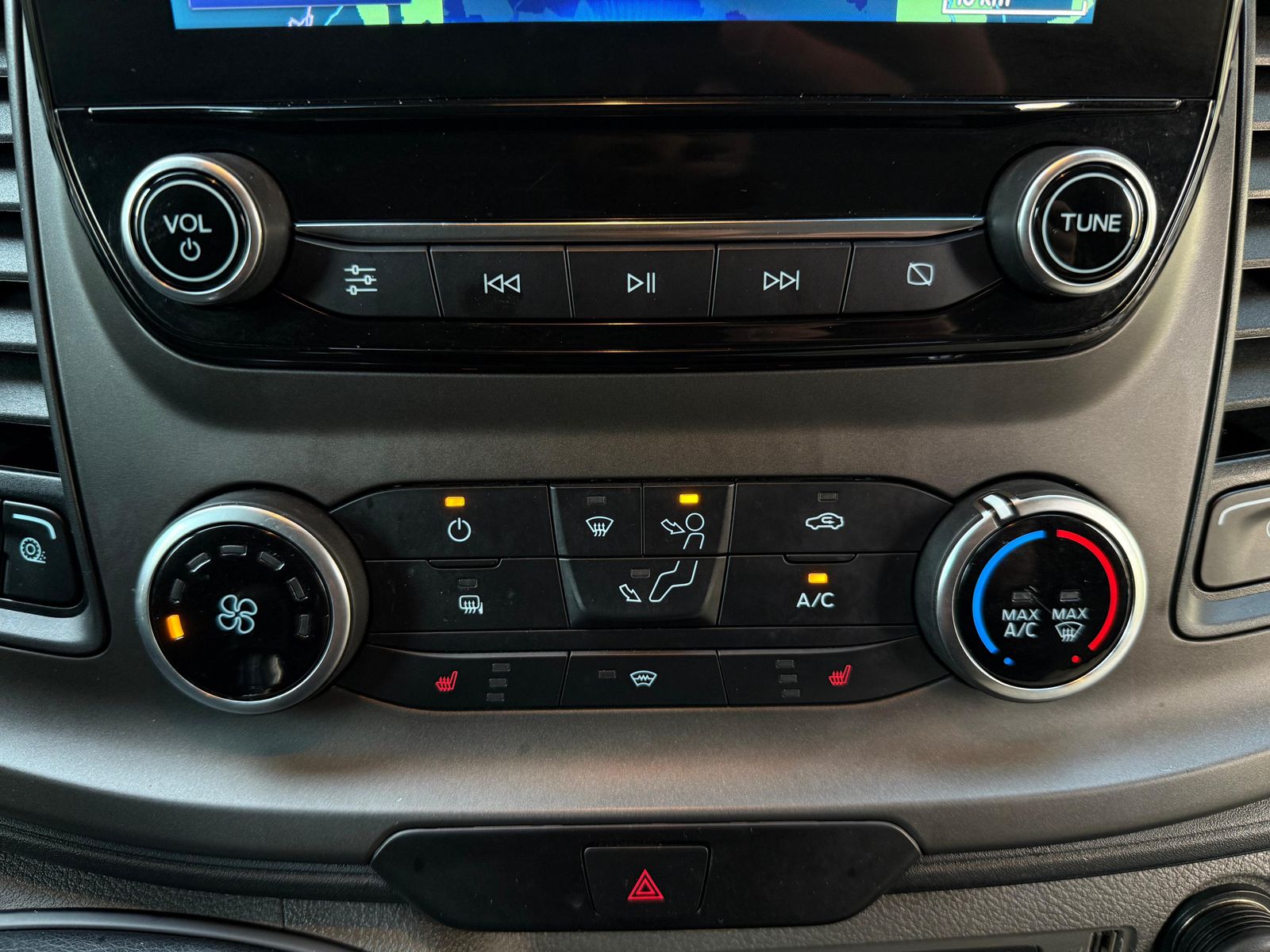 Fahrzeugabbildung Ford Transit Custom 300 L2 3Si+NAVI+SHZ+KAM+DAB+SYNC3