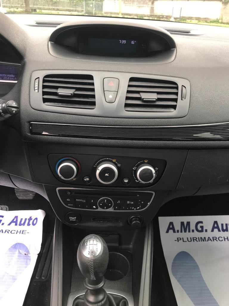 Renault Megane 2012 — photo 12
