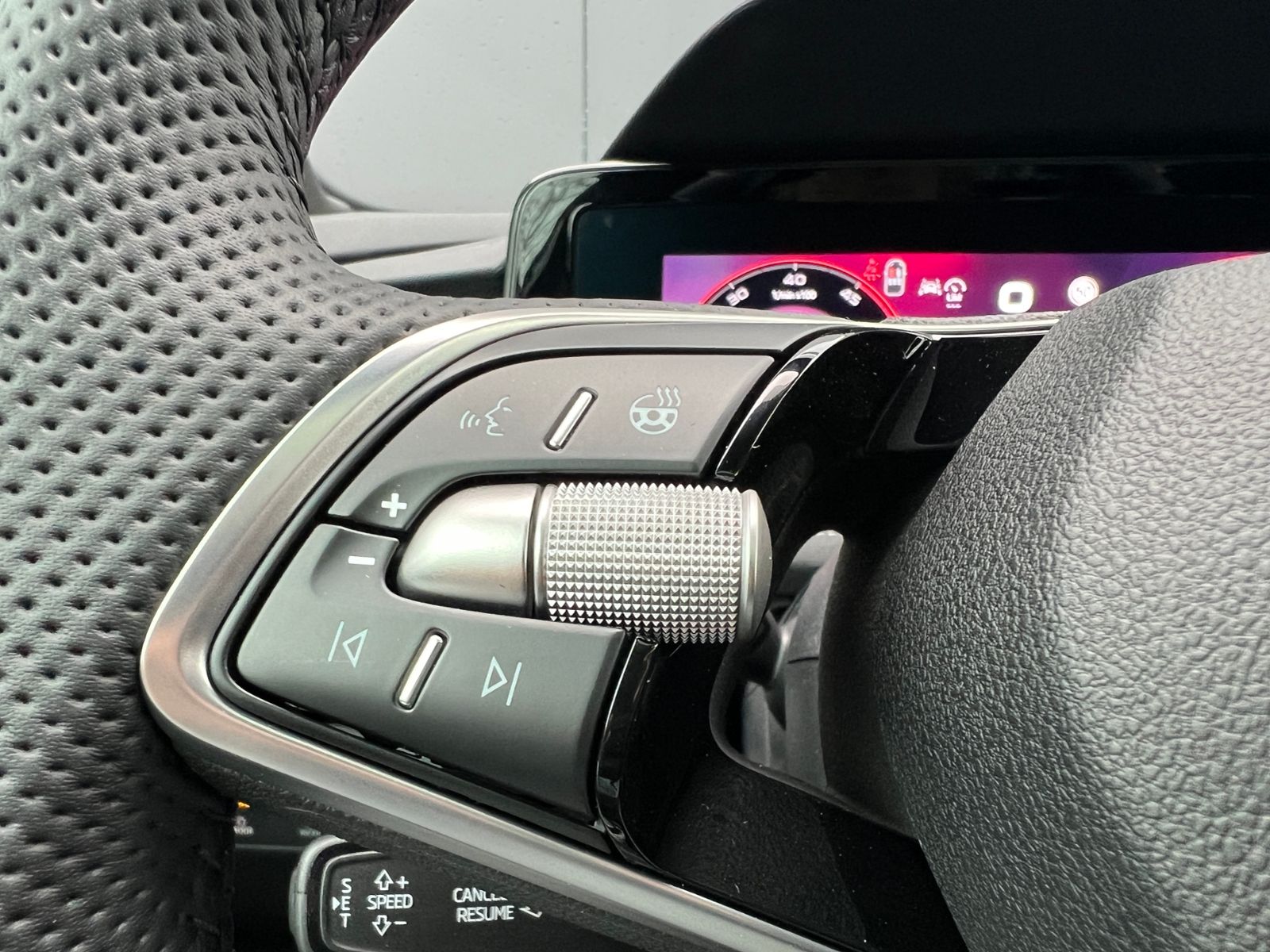 Fahrzeugabbildung SKODA Superb Combi  Sportline 2.0 TDI 4x4 DSG *AHK, Na