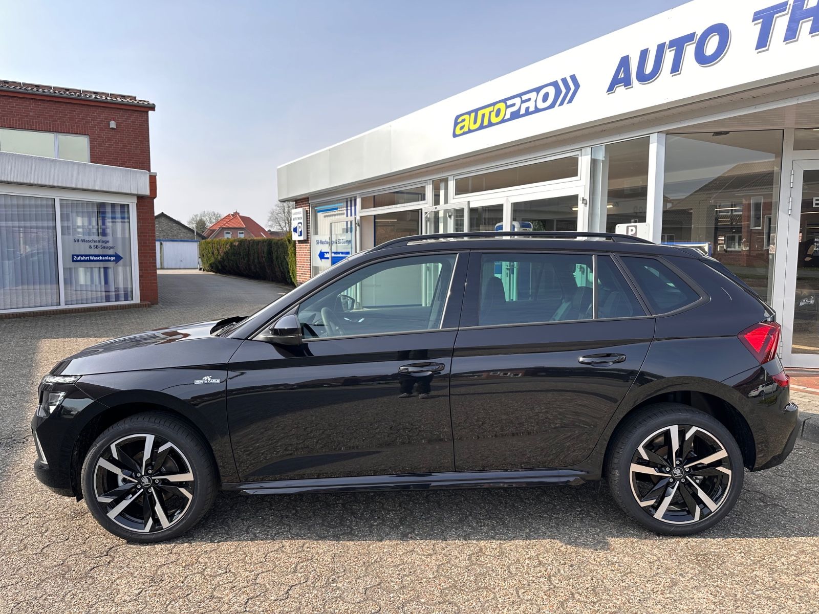 Fahrzeugabbildung SKODA Kamiq Monte Carlo 1.5 TSI DSG MATRIX/AHK/ACC/Pan