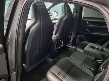 Porsche Cayenne - 9