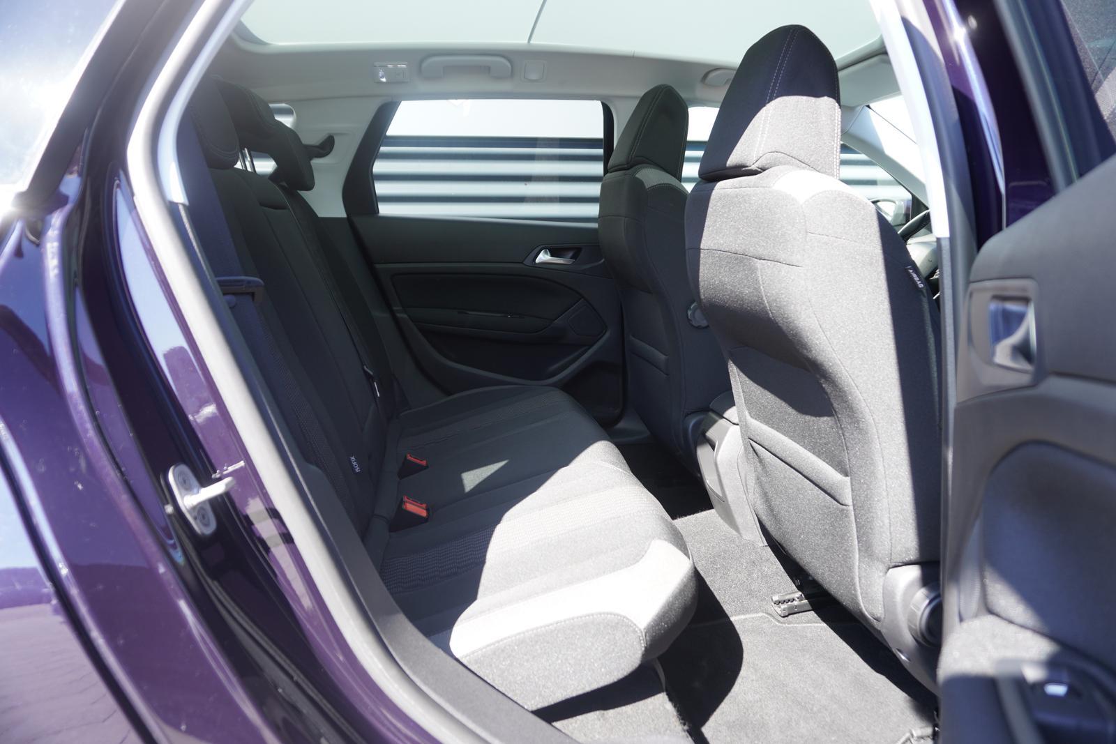 Peugeot 308 PURETECH STYLE|PANORAMA|KAMERA|TEMPOMAT|NAVI